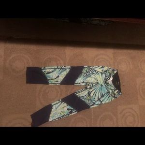 Lilly Pulitzer printed, navy color block leggings